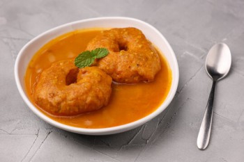 2 Sambar Vada